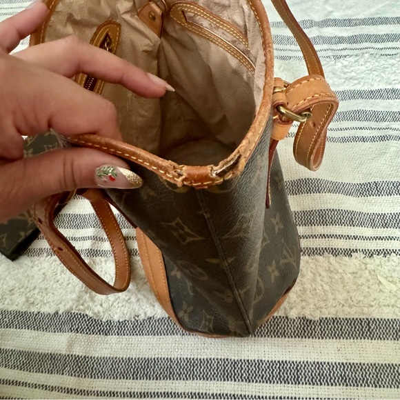 Louis Vuitton Monogram Petit Bucket Bag - Picture 9 of 10